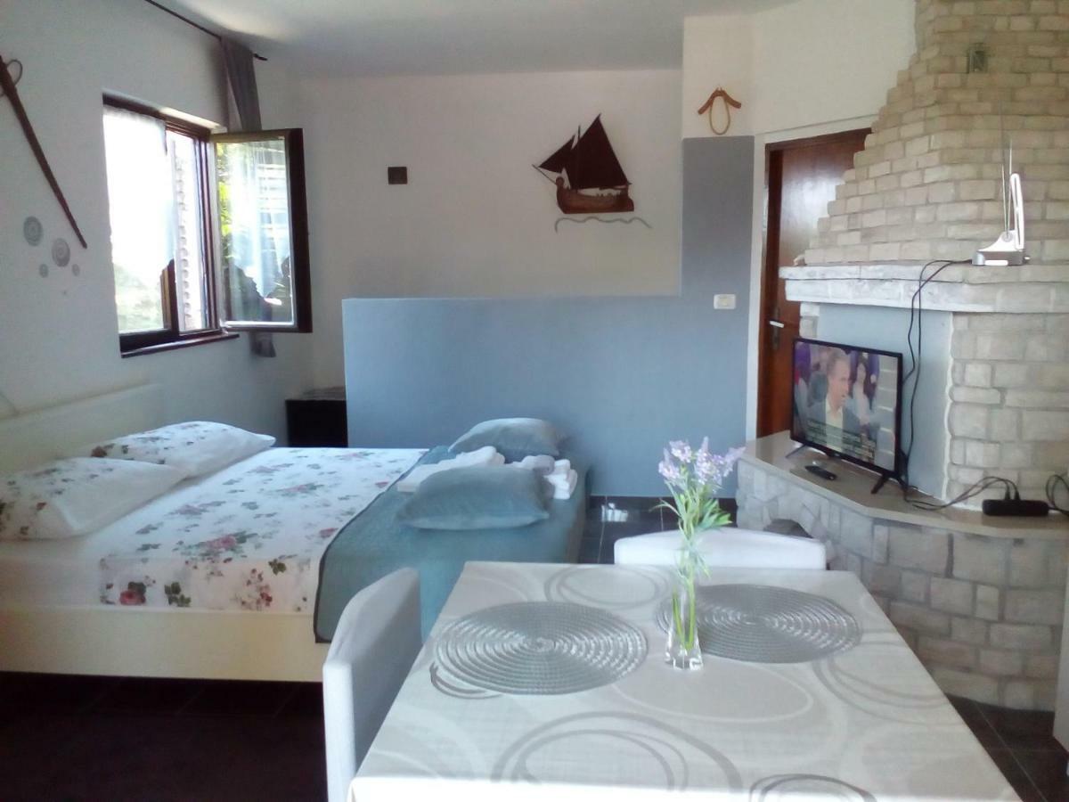 Apartamento Ella Pula Exterior foto