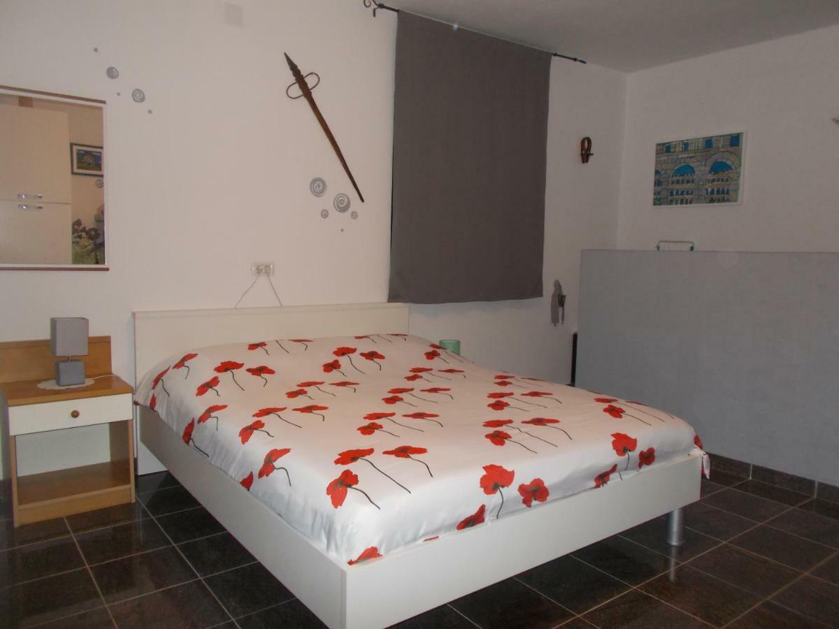 Apartamento Ella Pula Exterior foto
