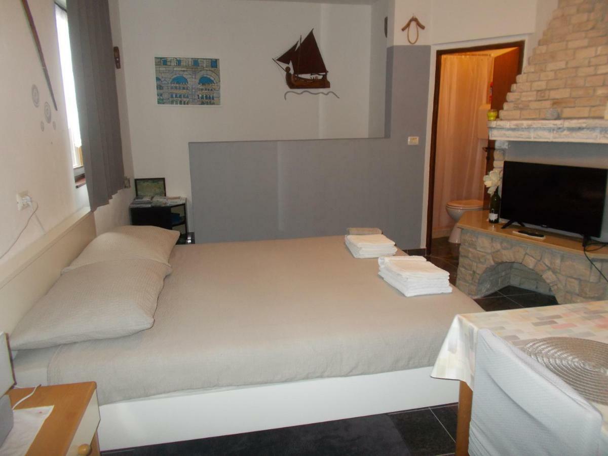 Apartamento Ella Pula Exterior foto